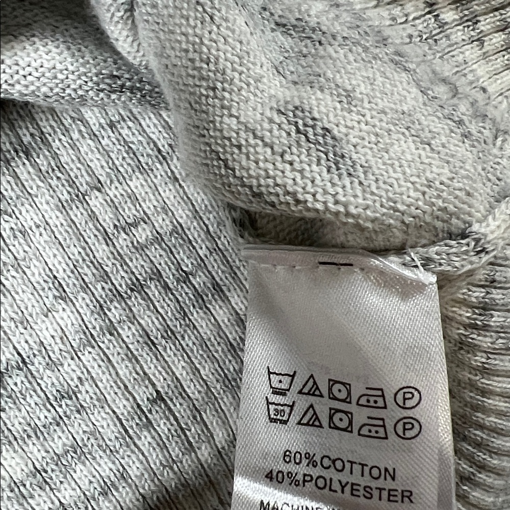 Akini Pullover Sweater - Picture 7 of 11